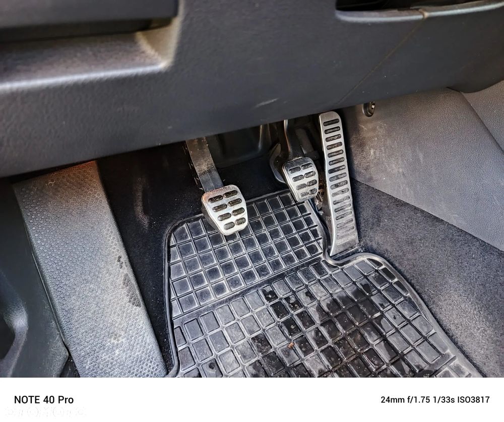 Volkswagen Golf Plus 2.0 TDI DPF Style - 18