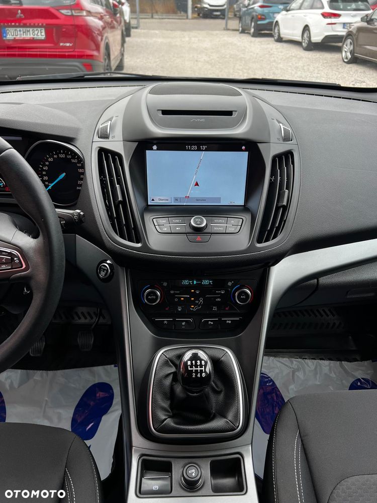 Ford Kuga 1.5 EcoBoost 2x4 Titanium - 26