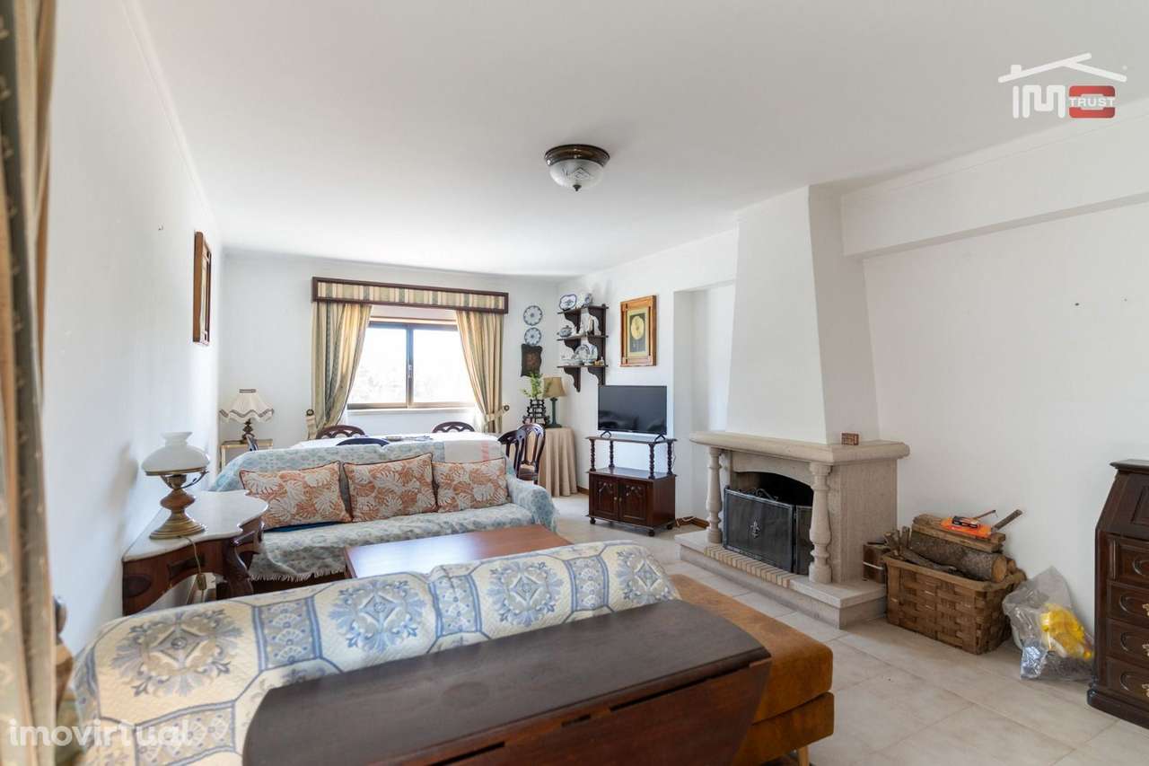 Apartamento T3 na Av. Beato Nuno - Grande imagem: 2/22