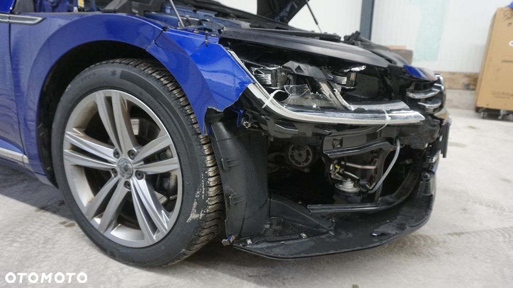 Volkswagen Arteon 2.0 TDI SCR DSG R-Line - 6