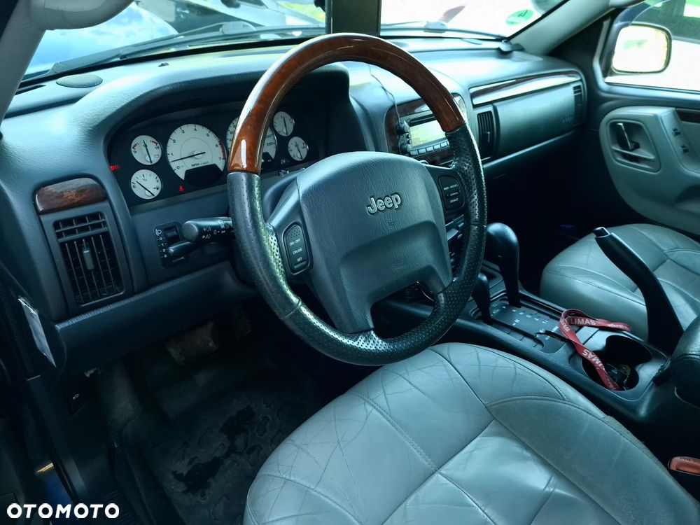 Jeep Grand Cherokee - 14