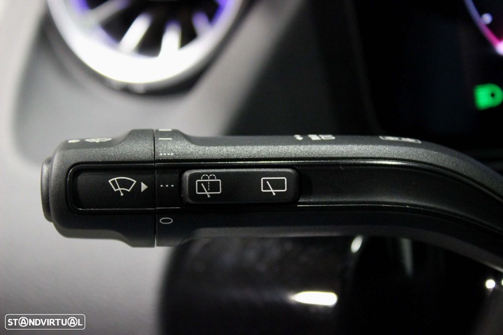 Mercedes-Benz GLA 180 d AMG Line - 19