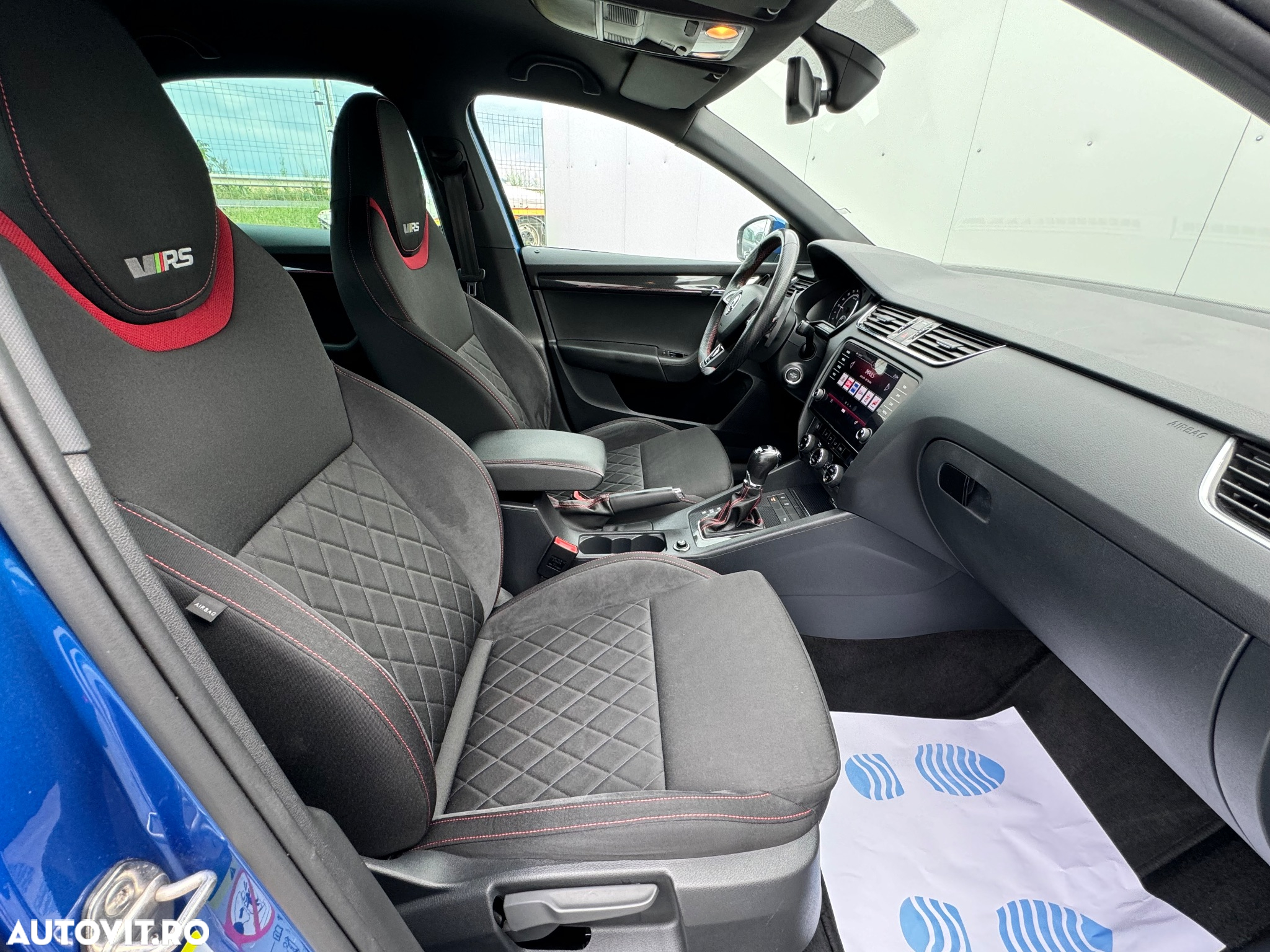 Skoda Octavia 2.0 TDI DSG RS - 9