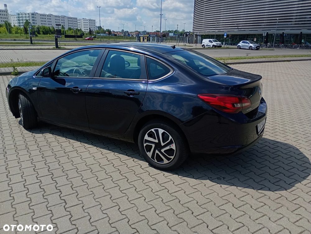 Opel Astra 1.6 EU6 - 3