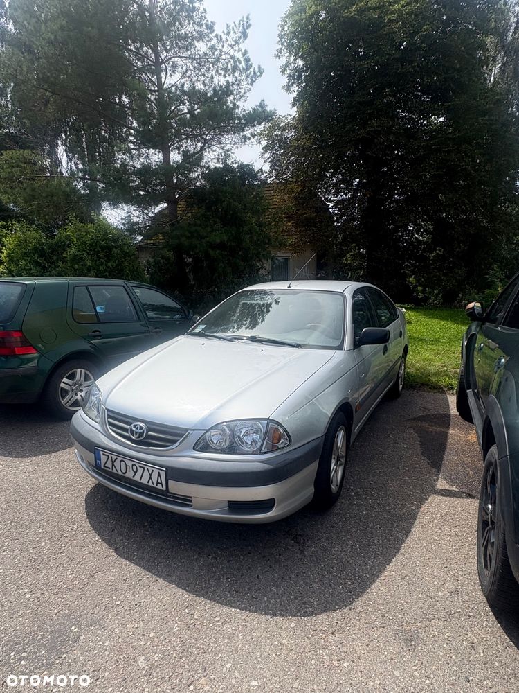 Toyota Avensis - 1