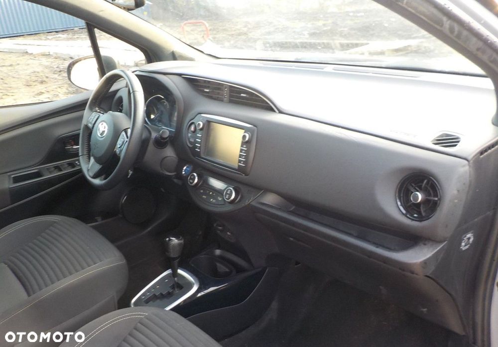 Toyota Yaris - 25