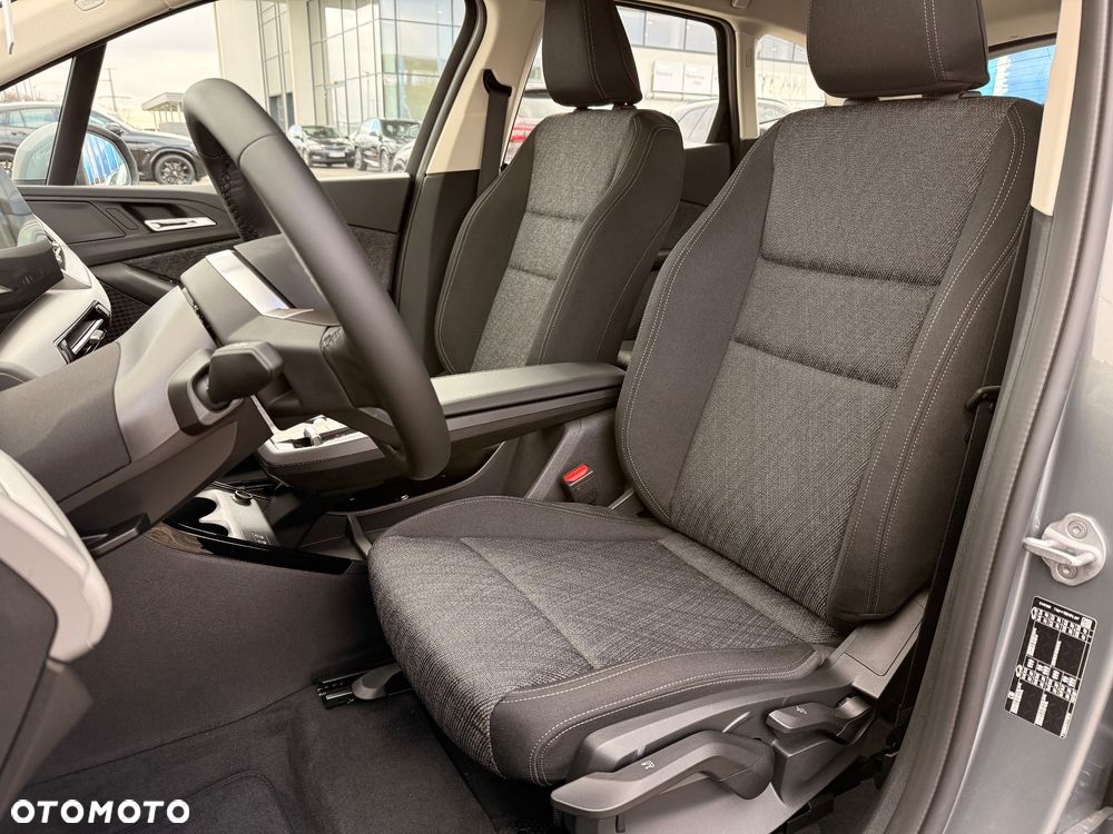 BMW Seria 2 218i - 11