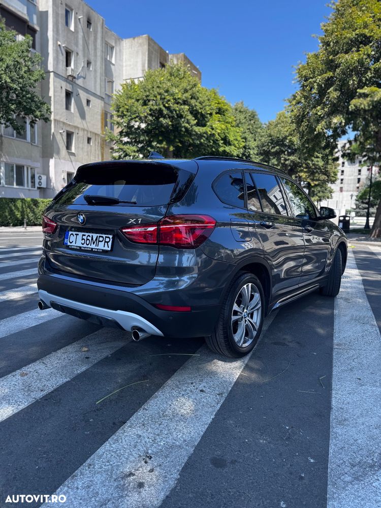 BMW X1 xDrive20d - 10