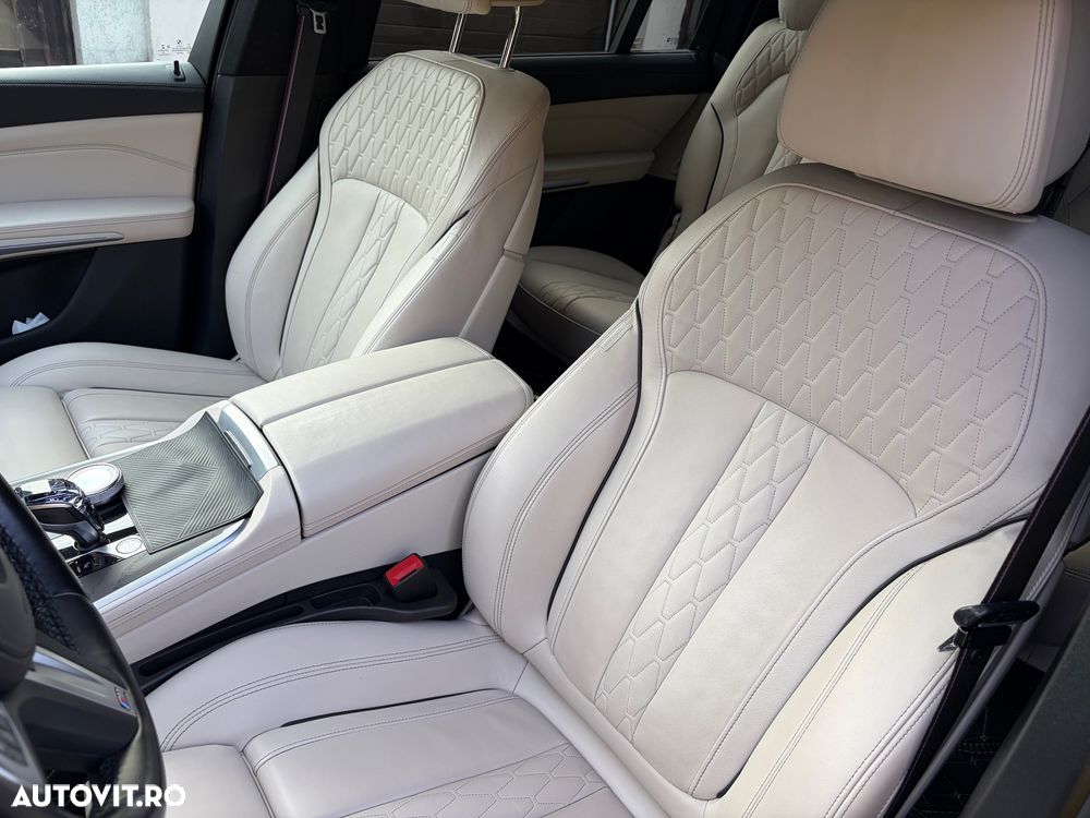 BMW X7 xDrive40i MHEV - 30