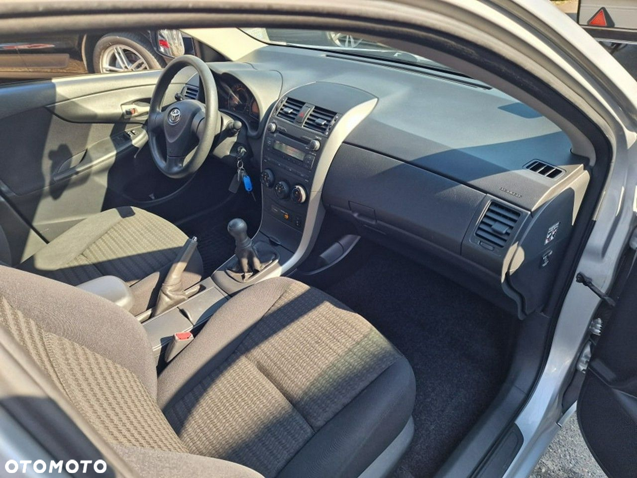 Toyota Corolla - 17