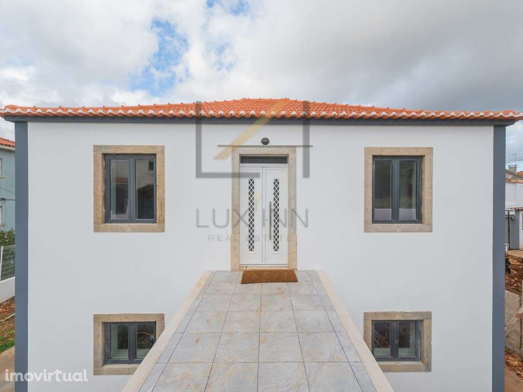 Moradia T5 Recuperada com Piscina, 3 Suítes e Garagem - Lote Isolad... - Grande imagem: 4/60