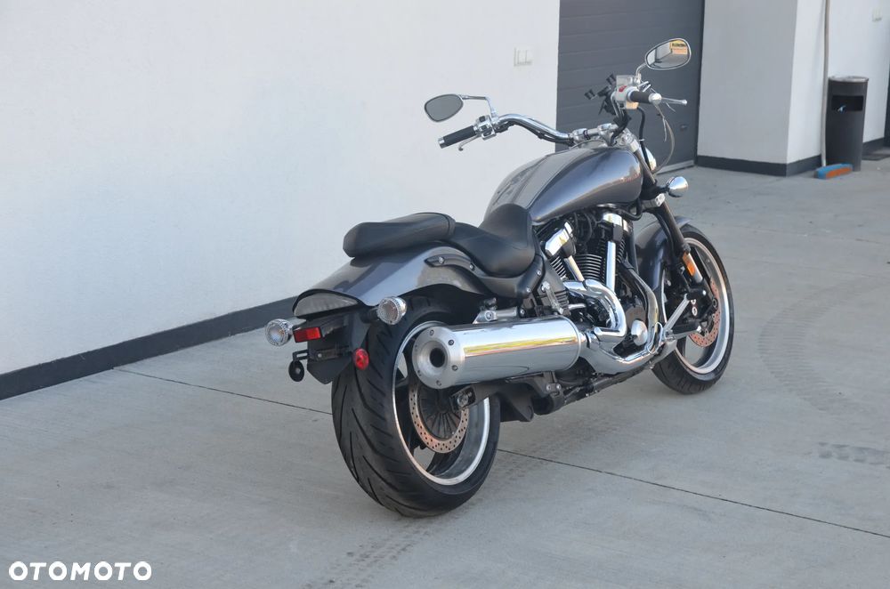 Yamaha Road Star - 24