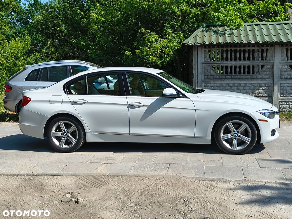 BMW Seria 3 320i Sport-Aut Luxury Line - 25