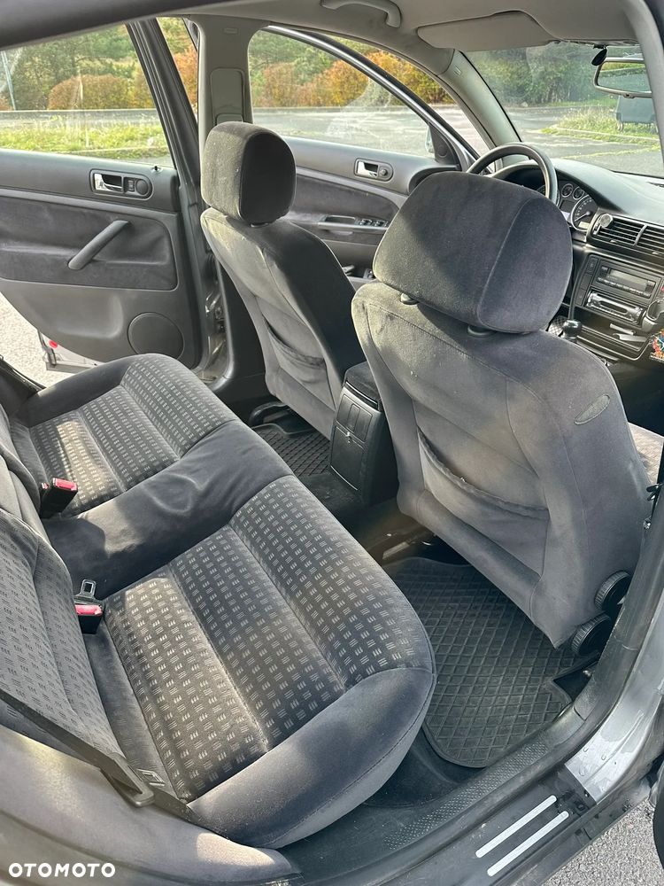 Volkswagen Passat 1.9 TDI Basis - 12