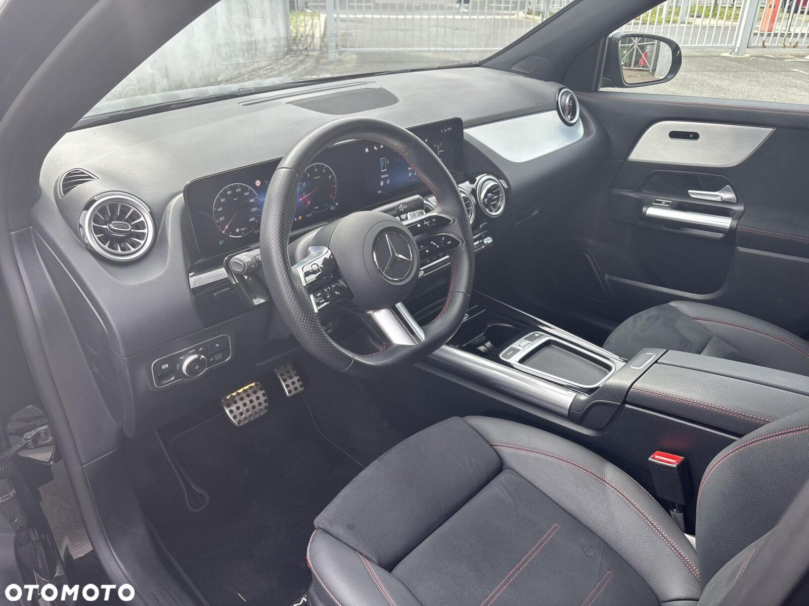 Mercedes-Benz GLA - 9