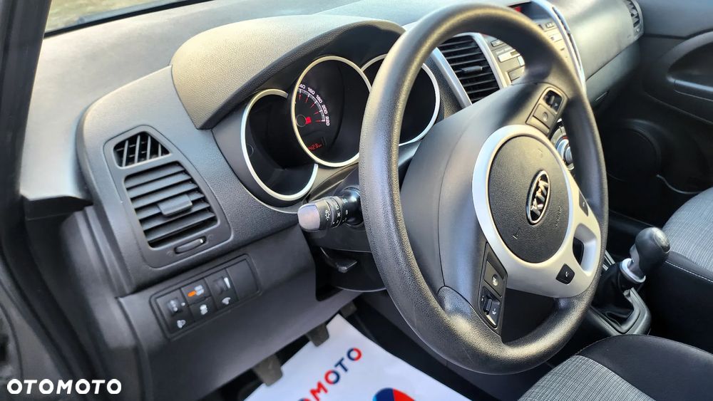 Kia Venga 1.4 CVVT ISG Vision - 11