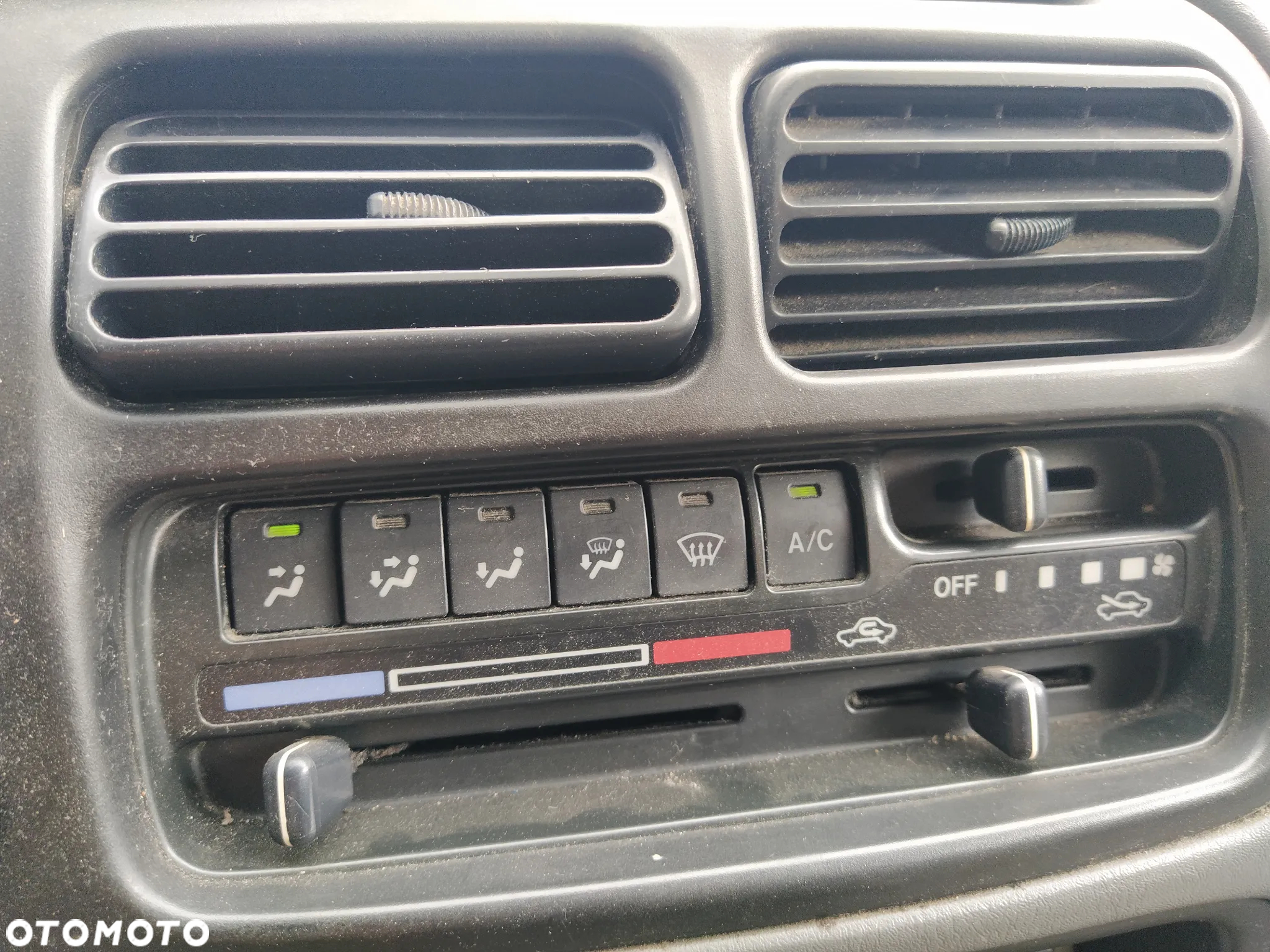 Suzuki Grand Vitara 2.5 V6 - 7