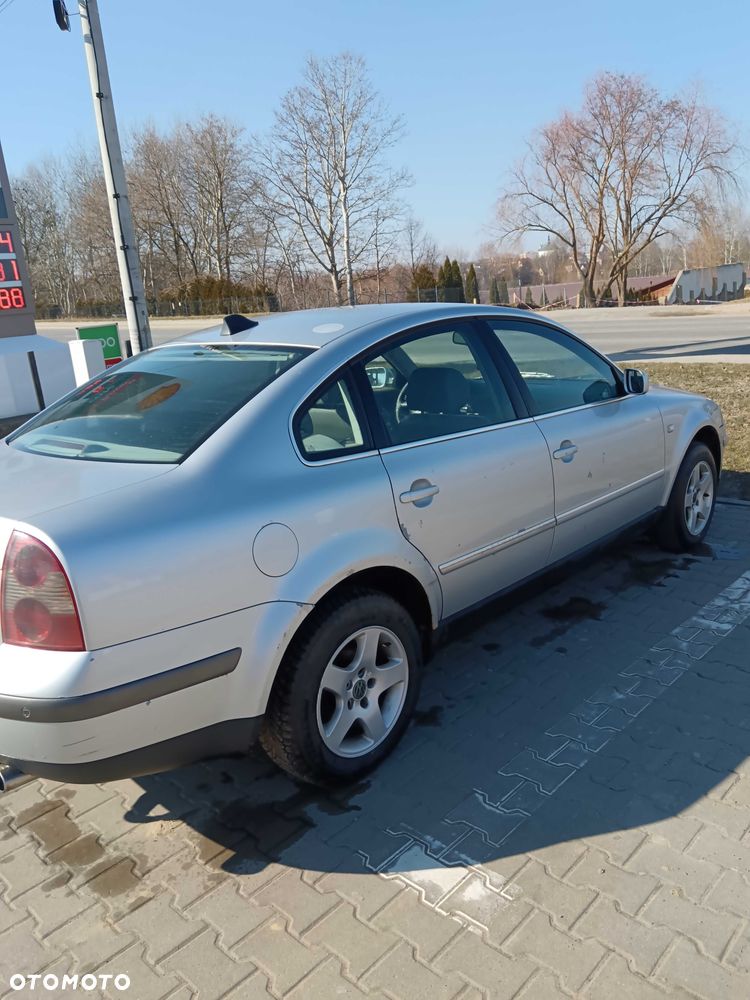 Volkswagen Passat - 2