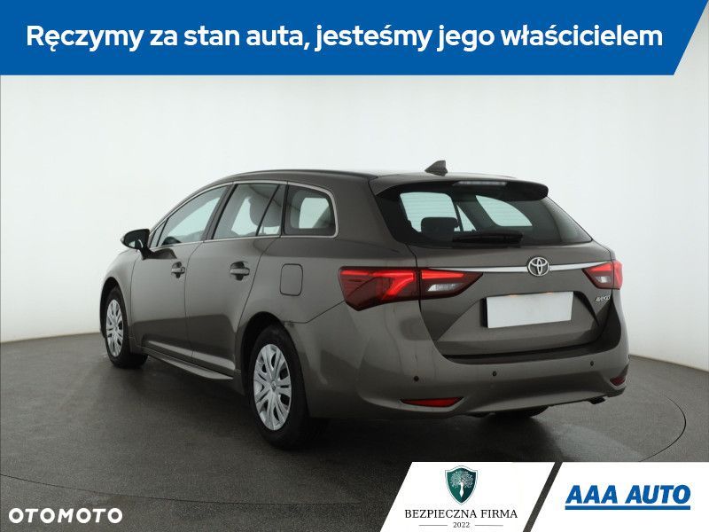 Toyota Avensis - 6