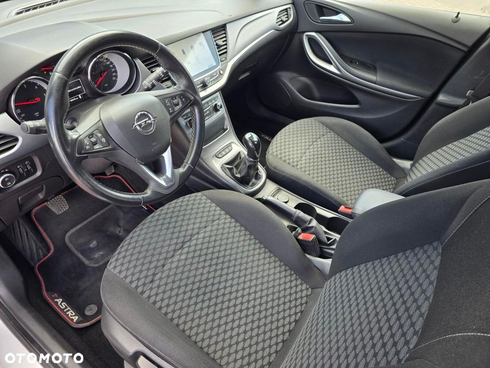 Opel Astra 1.6 CDTI Enjoy - 11