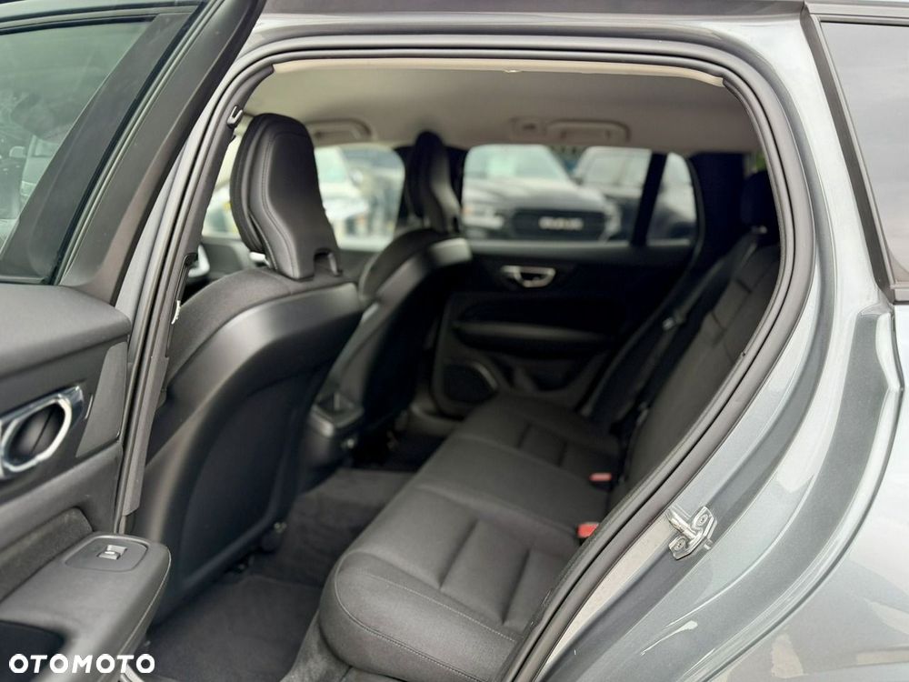 Volvo V60 D4 AWD Geartronic Momentum Pro - 10