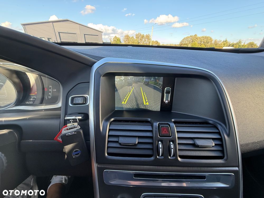 Volvo XC 60 D3 Drive-E Momentum - 28