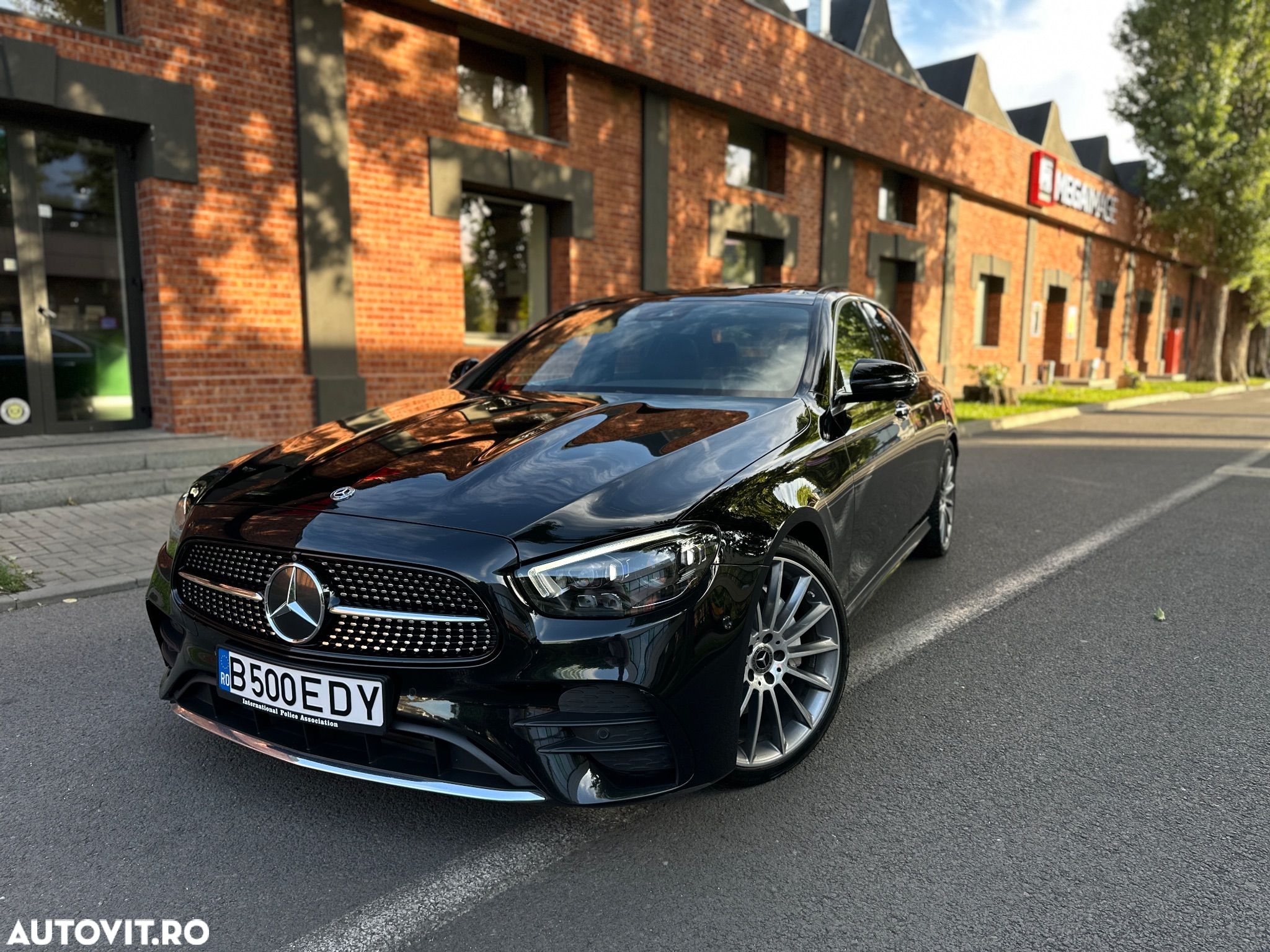 Mercedes-Benz E 220 d Aut. - 1