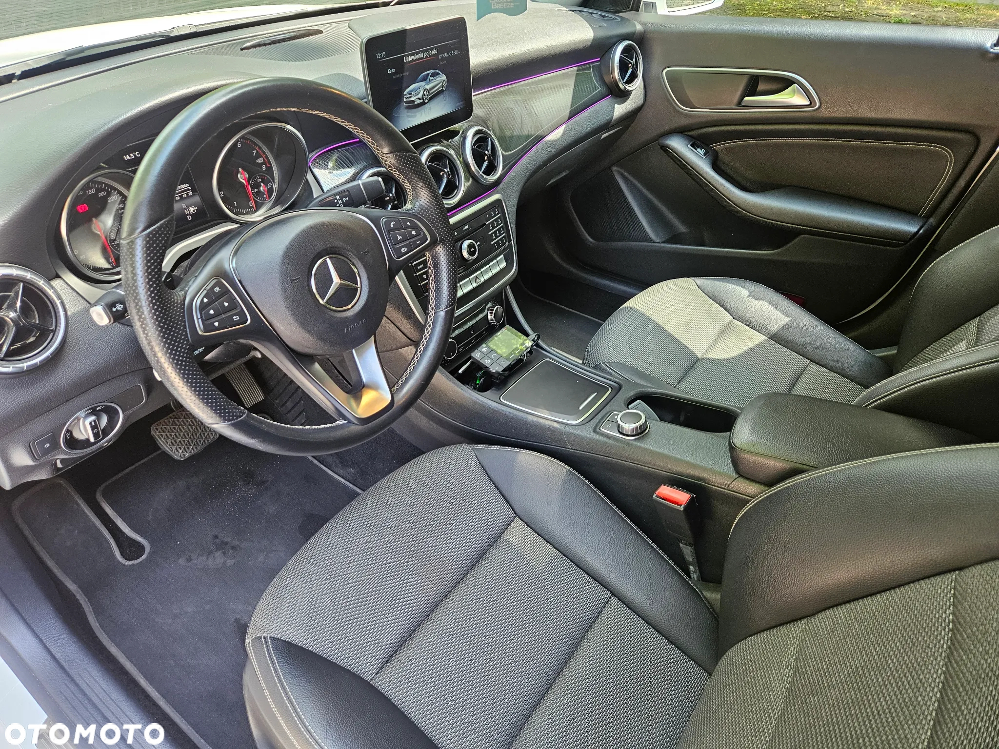 Mercedes-Benz CLA 180 7G-DCT Urban - 19