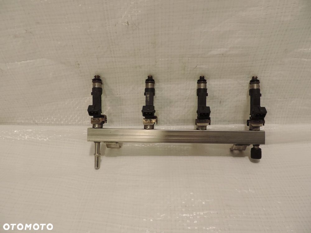 OPEL CORSA D 1.4 A14XER LISTWA WTRYSKOWA 55562258 - 1