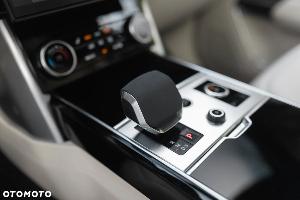 Land Rover Range Rover - 29