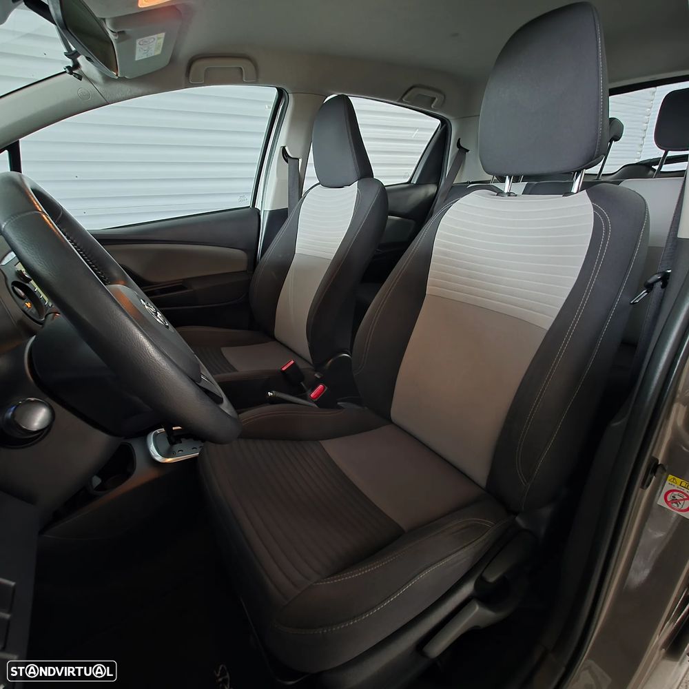 Toyota Yaris 1.5 HSD Sport +P.Techno+P.Luxury - 12