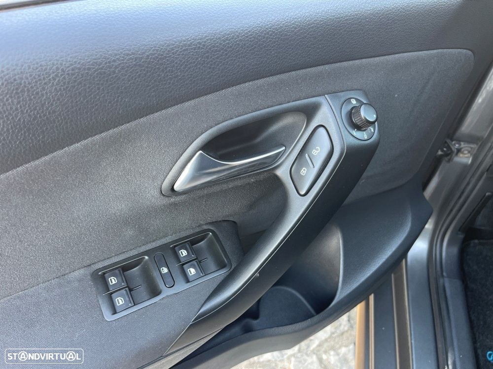 VW Polo 1.2 Confortline - 23