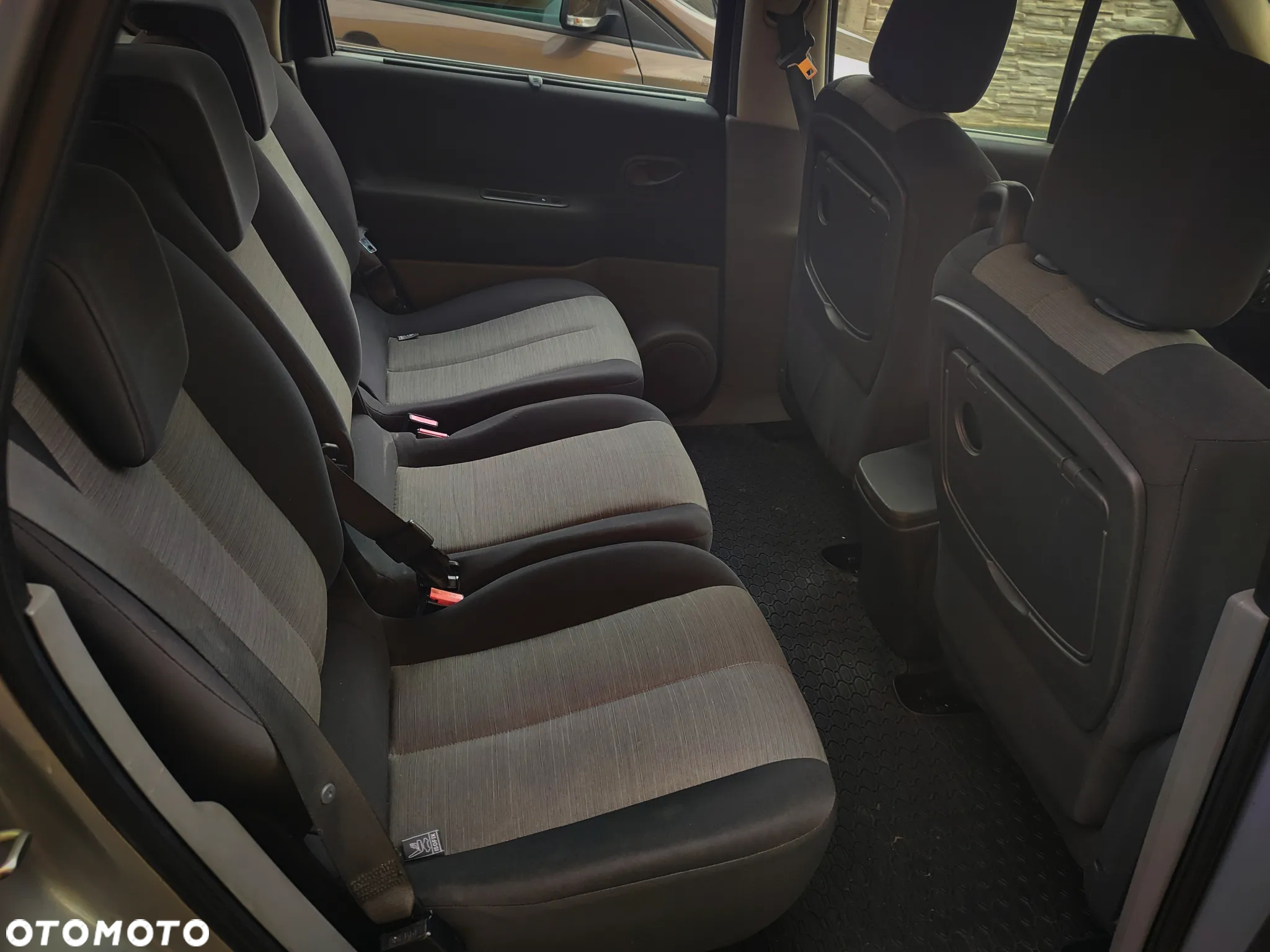 Renault Scenic 1.6 16V Confort Authentique - 9