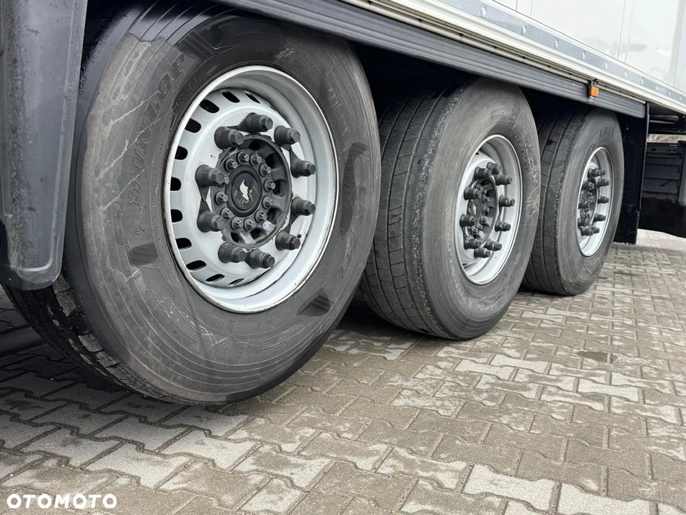 Schmitz Cargobull Chłodnia Thermo king SLXe300 - 12