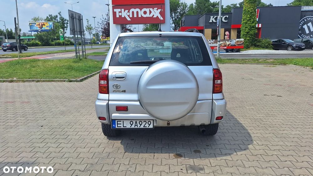 Toyota RAV4 2.0 VVT-i 4x4 - 10