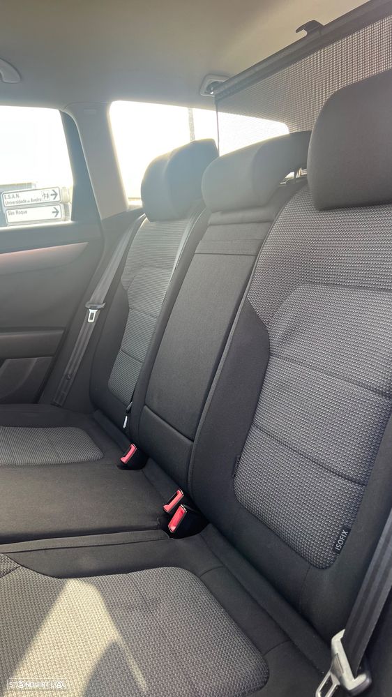 VW Passat Variant 1.6 TDI BlueMotion - 14