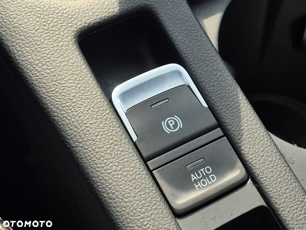 Volkswagen Passat Variant 2.0 TDI SCR Business DSG - 23