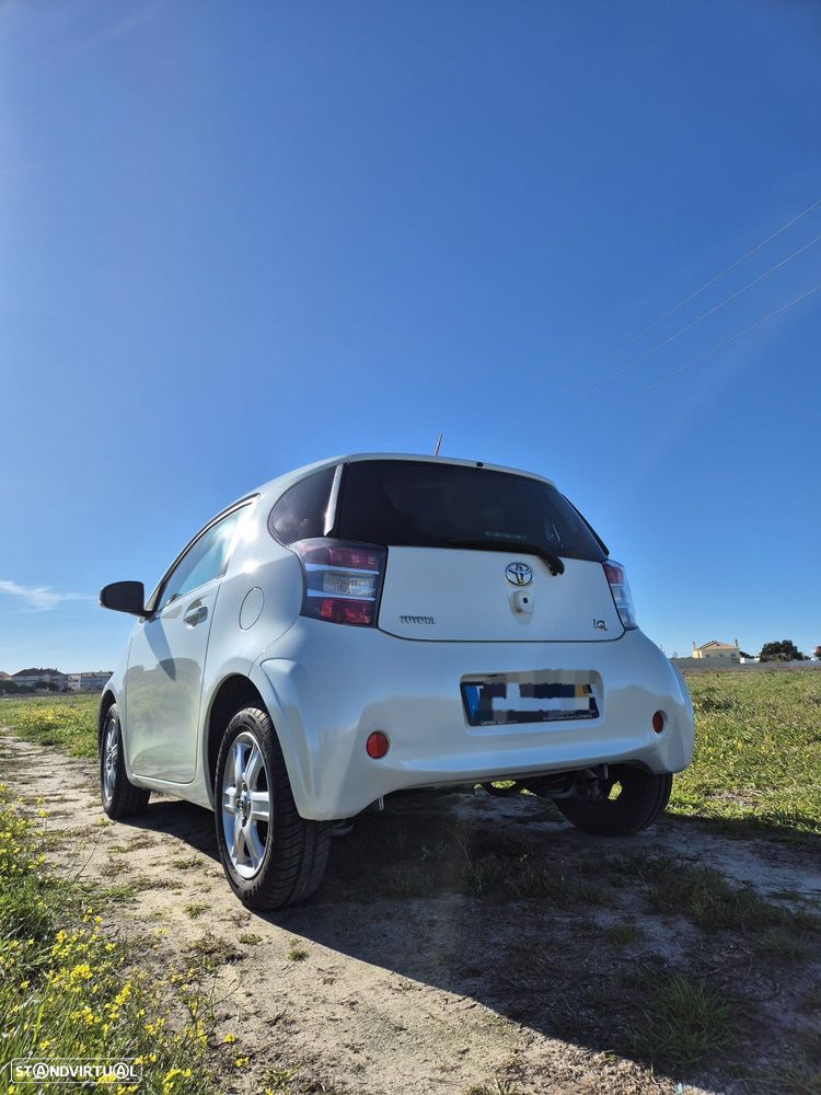 Toyota iQ 1.0 VVT-i - 4