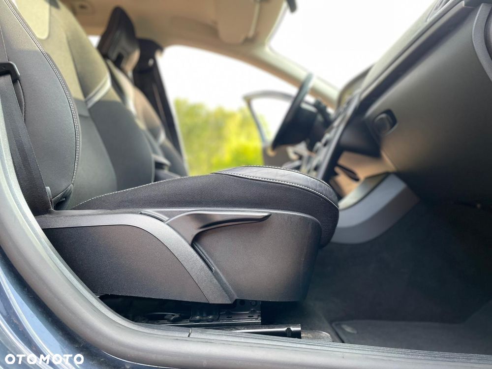 Volvo V40 D3 Geartronic - 25