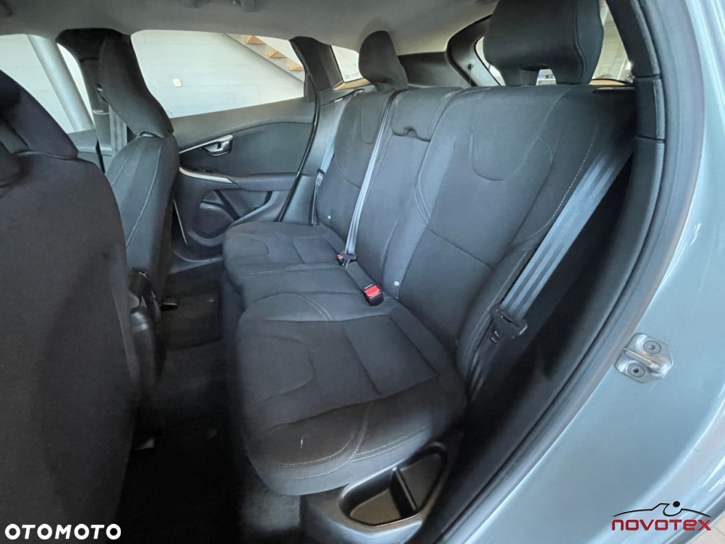 Volvo V40 D3 Summum - 19