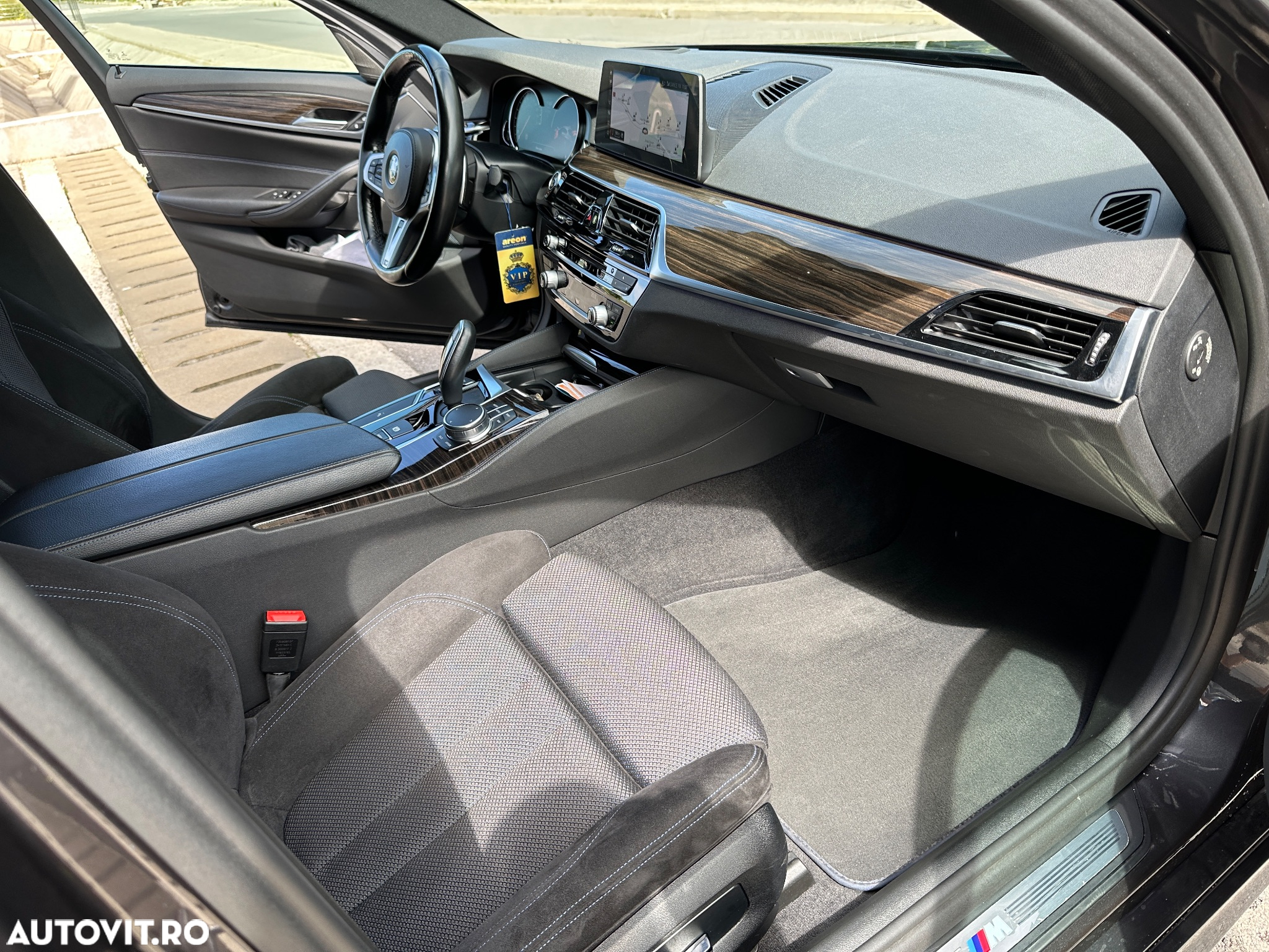 BMW Seria 5 525d Aut. - 12