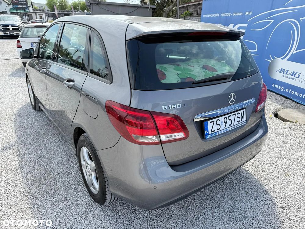 Mercedes-Benz Klasa B 180 d Edition - 9