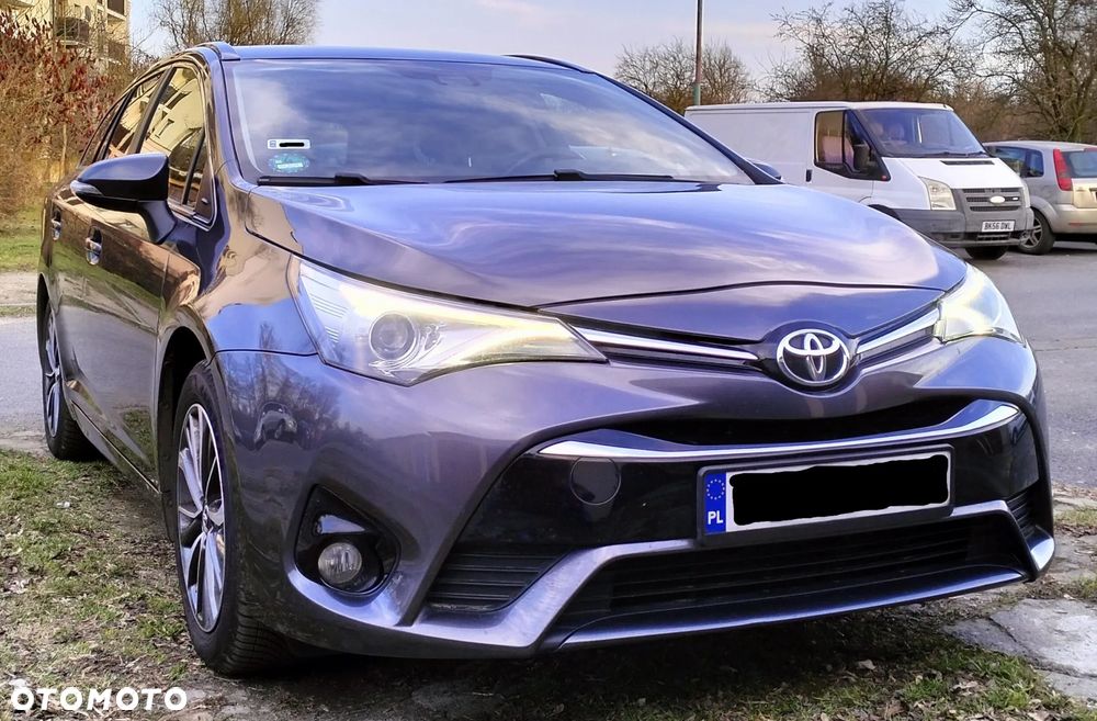 Toyota Avensis 2.0 D-4D Selection - 6