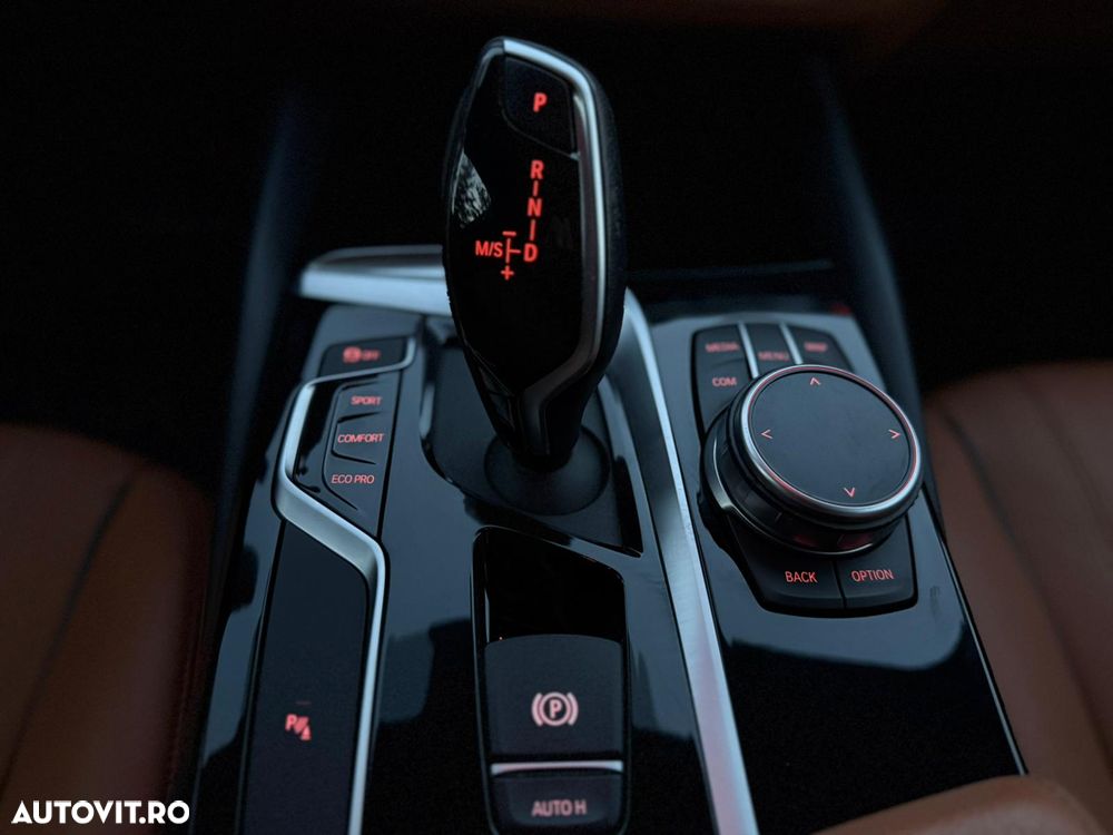 BMW Seria 5 518d AT MHEV - 16