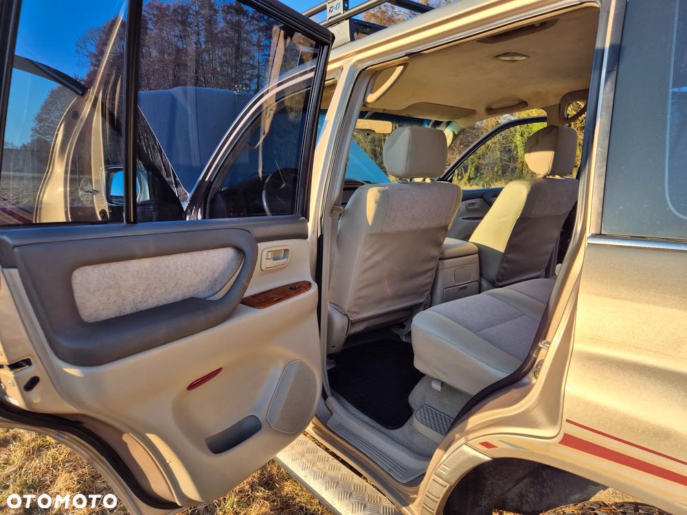 Toyota Land Cruiser - 17