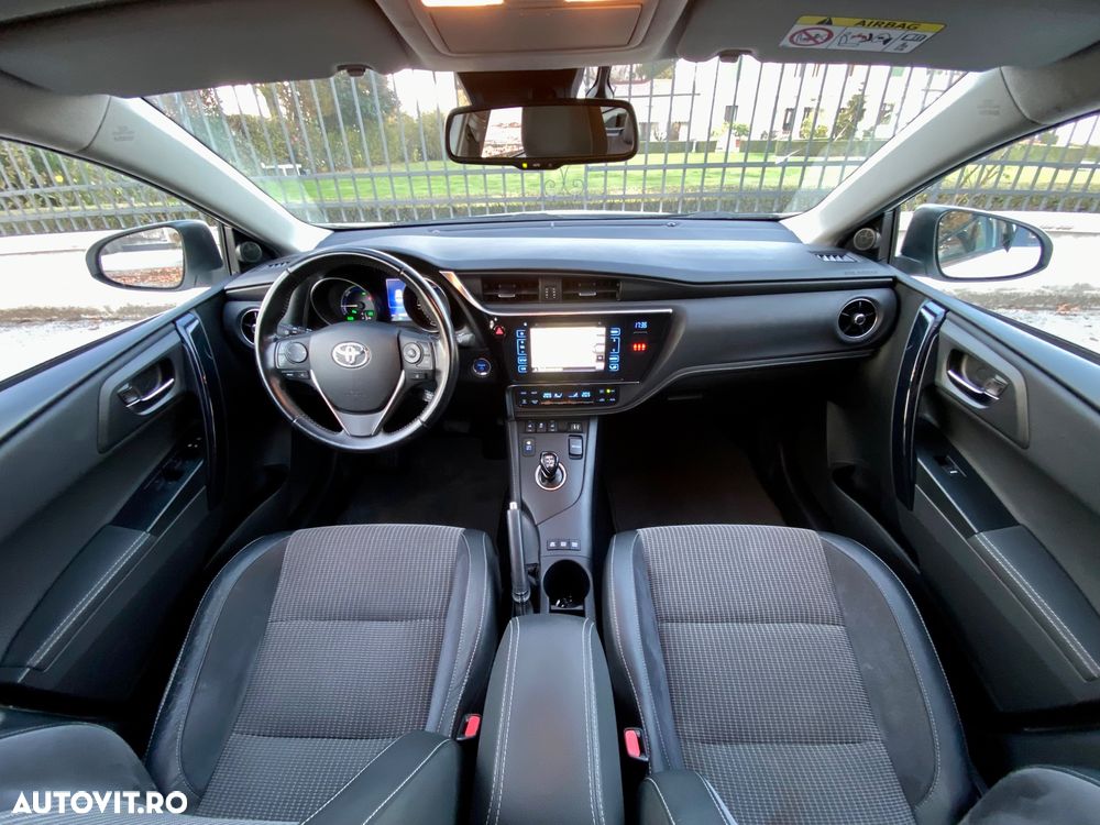 Toyota Auris 1.8 L VVT-i Hybrid Sol + - 7
