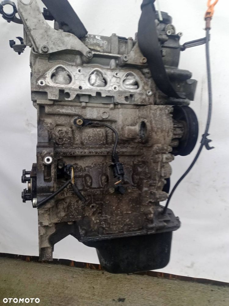 SILNIK AZQ SKODA FABIA I 1.2 - 4