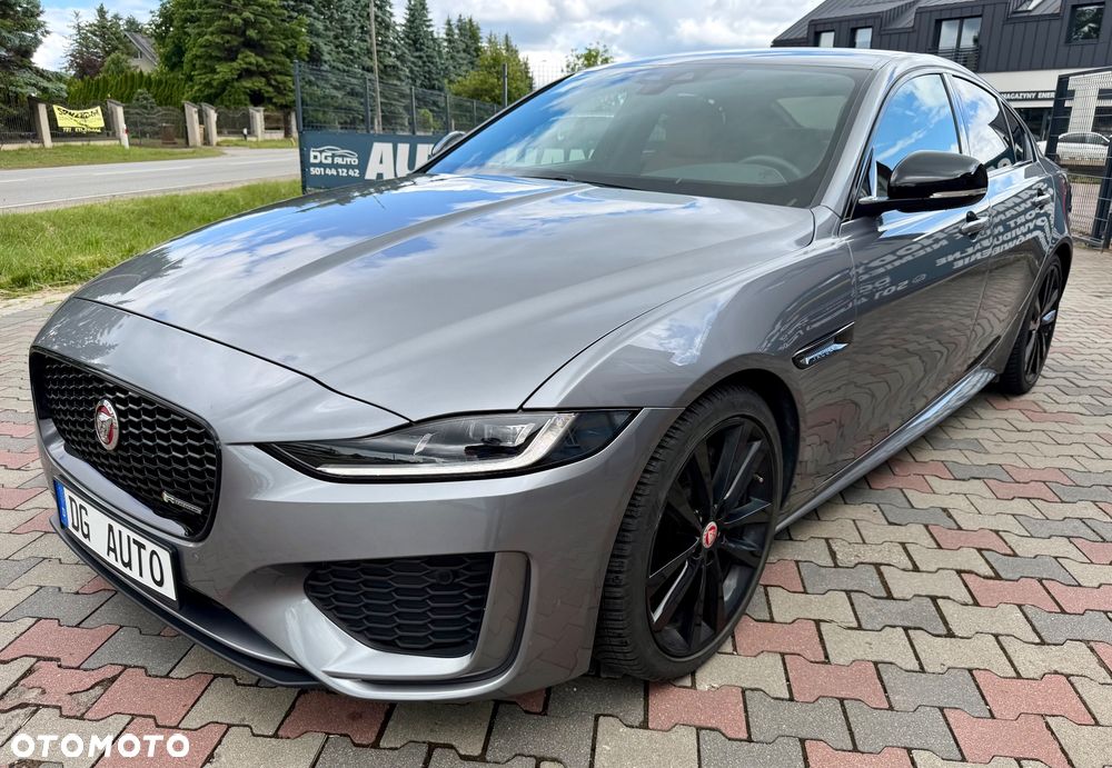 Jaguar XE P250 R-Dynamic SE