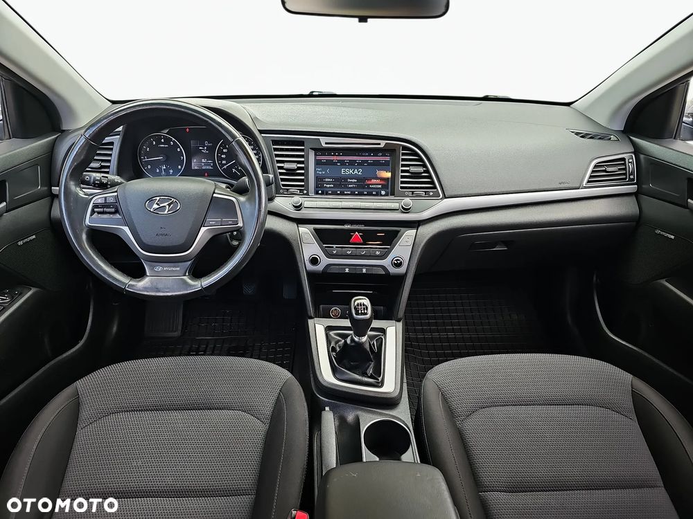 Hyundai Elantra 1.6 Comfort - 5