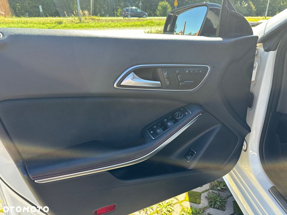 Mercedes-Benz CLA - 26